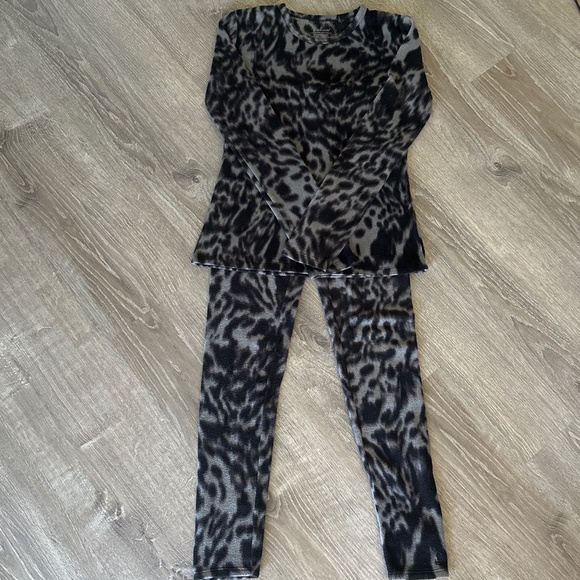 Women’s Fleece Leopard Print Cuddl Duds Set Size XS - Picture 1 of 3